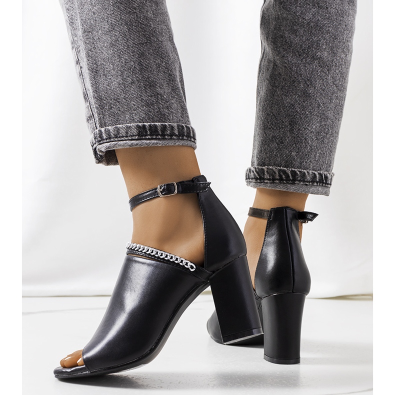 Černé sandály Nasrin Shank černá 2