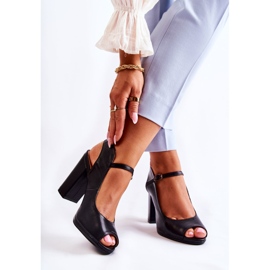 Kožené Sandály Na černém Visali Baru černý 2