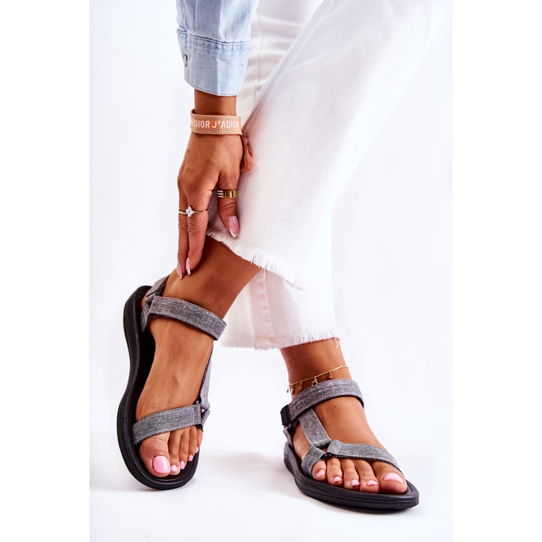 PM1 Klasické dámské sandály na suchý zip šedá Kalla 2