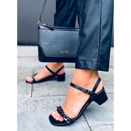 Černé sandály na nízkém podpatku Daphne černá 1