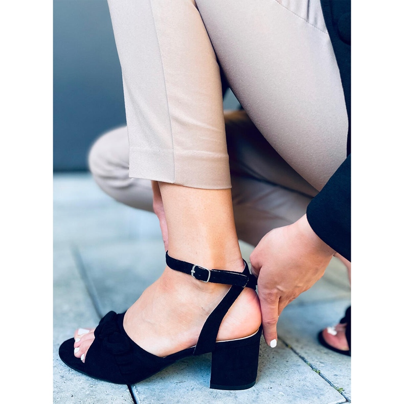 Černé sandály na podpatku Giselle černá 1