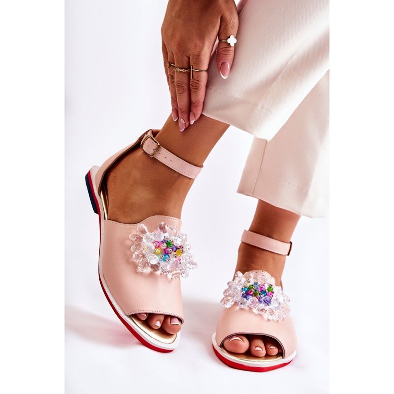 Dámské kožené sandály se zářivě růžovým zdobením Nevassa 1