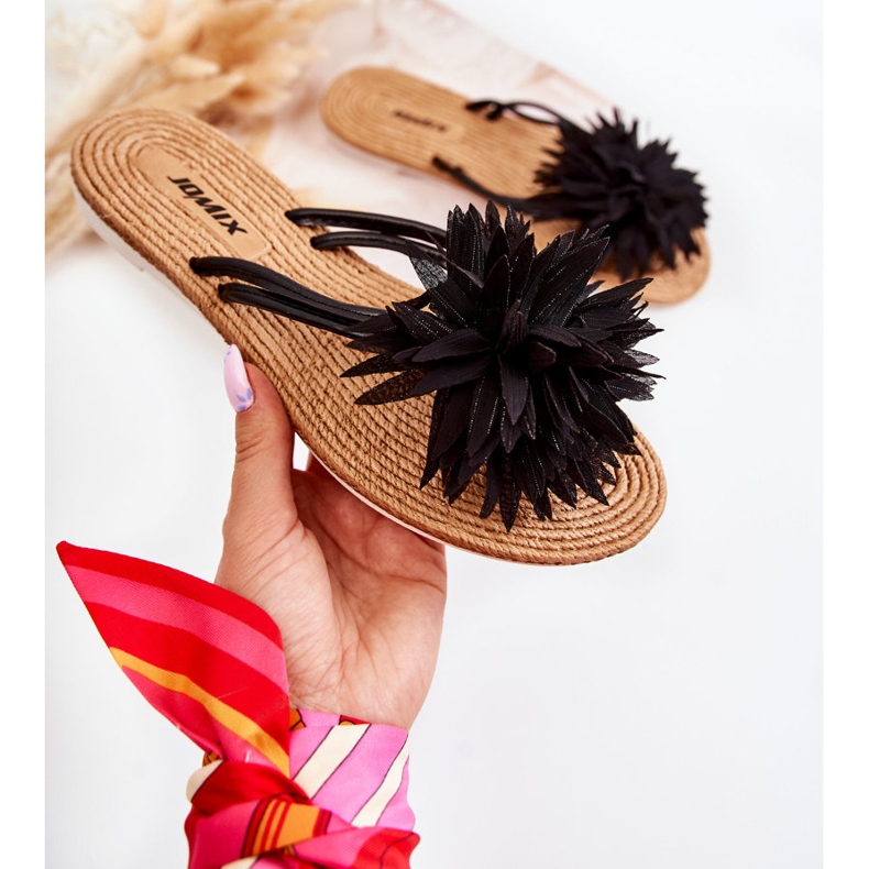 WJ1 Dámské žabky s látkovým ornamentem černá Eviana 1