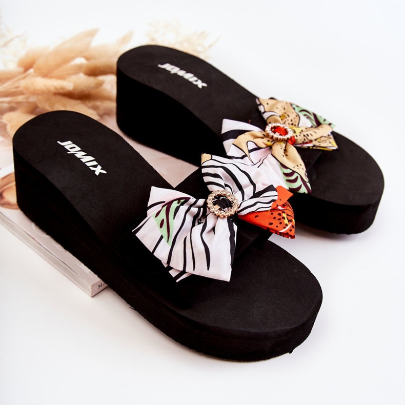 WJ1 Dámské bílé pantofle Silana Foam Wedge bílý vícebarevný 2