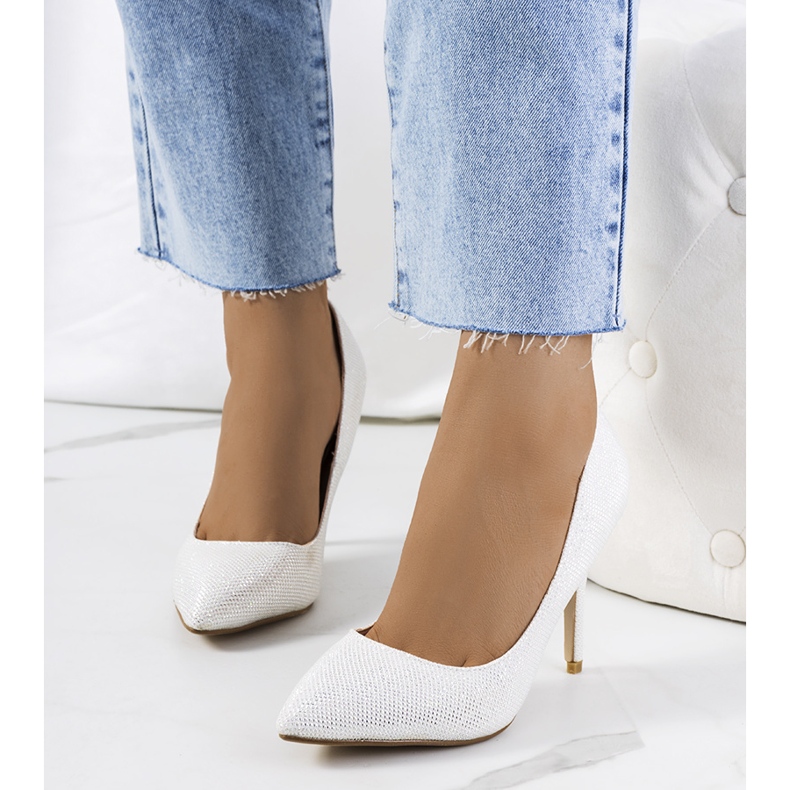 Lesklé bílé podpatky Macerra bílý 1