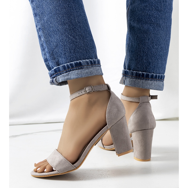 PA1 Šedé sandály na sloupku Karella žlutá 1