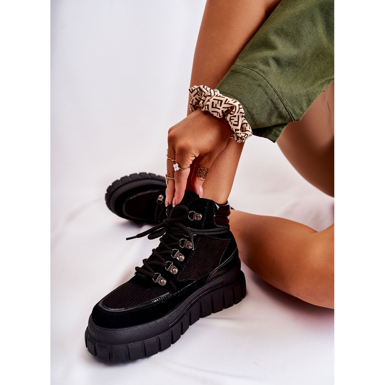 FB3 Módní dámské kozačky na černé platformě Magnific černá 2