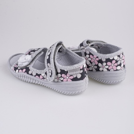 Dívčí pantofle Viggami Emilka květiny námořnická modrá vícebarevný 1