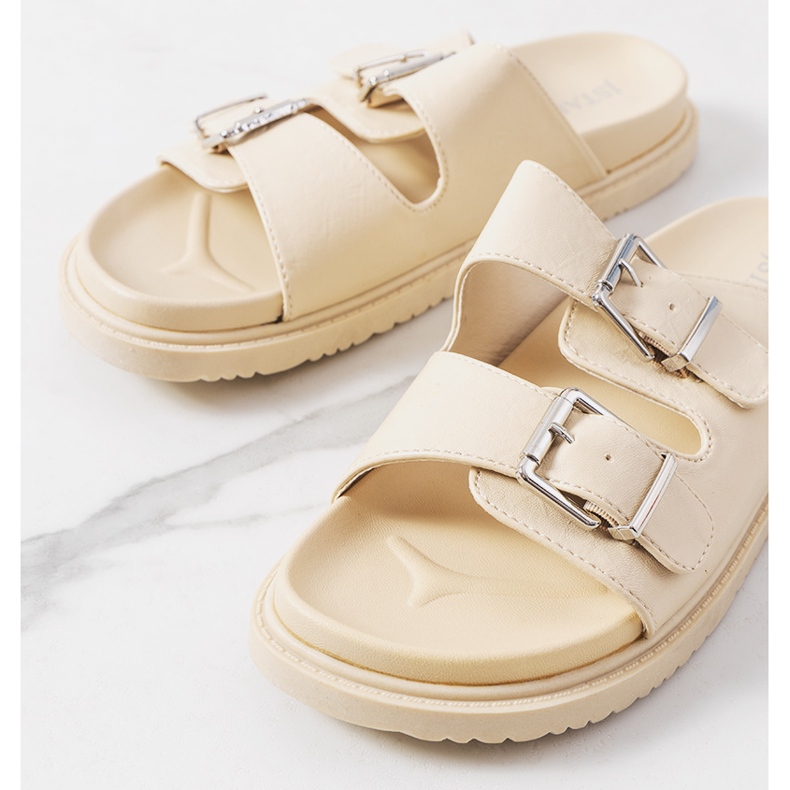 Béžové dámské pantofle značky Grayson béžový 1 Béžové dámské pantofle značky Grayson béžový 1