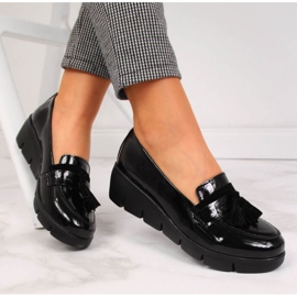 Černé lakované dámské boty Filippo černý 1