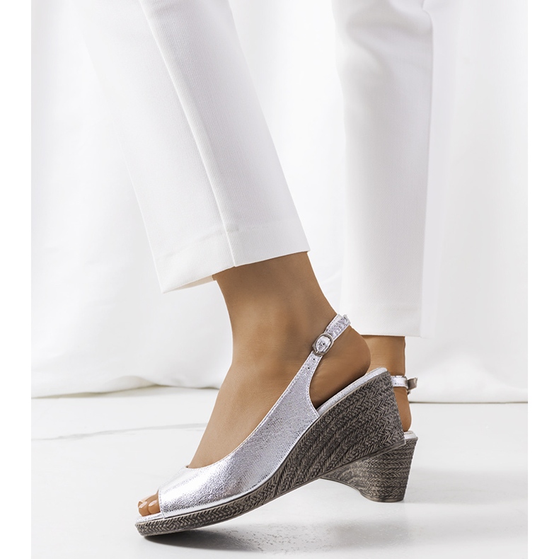 Beldesa stříbrné sandály na klínku stříbrný 1