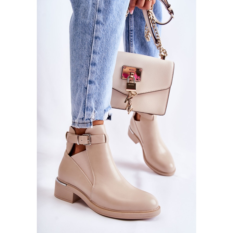 PG1 Dámské kozačky z ekokůže na plochém podpatku Béžová Marla béžový 1 PG1 Dámské kozačky z ekokůže na plochém podpatku Béžová Marla béžový 1