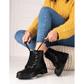 Černé dámské šněrovací kozačky Shelovet s prošíváním černá 1