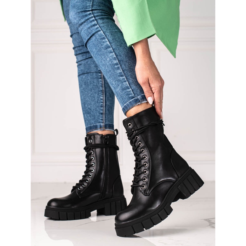 Dělnice Shelovet na tlusté podrážce černá 2