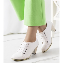 Bílé brogy na belisle postu bílý 1