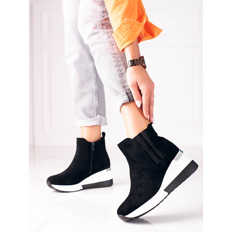 Sportovní dámské kozačky na klínku Shelovet vyrobené z ekologického semiše černá 1 Sportovní dámské kozačky na klínku Shelovet vyrobené z ekologického semiše černá 1