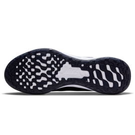 Běžecké boty Nike Revolution 6 Next Nature M DC3728-401 bílý námořnická modř 4