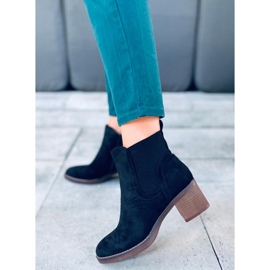 Fill Černé kozačky na širokém podpatku černá 1