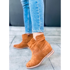 Kozačky na skrytém klínovém podpatku Deer Camel hnědý 1
