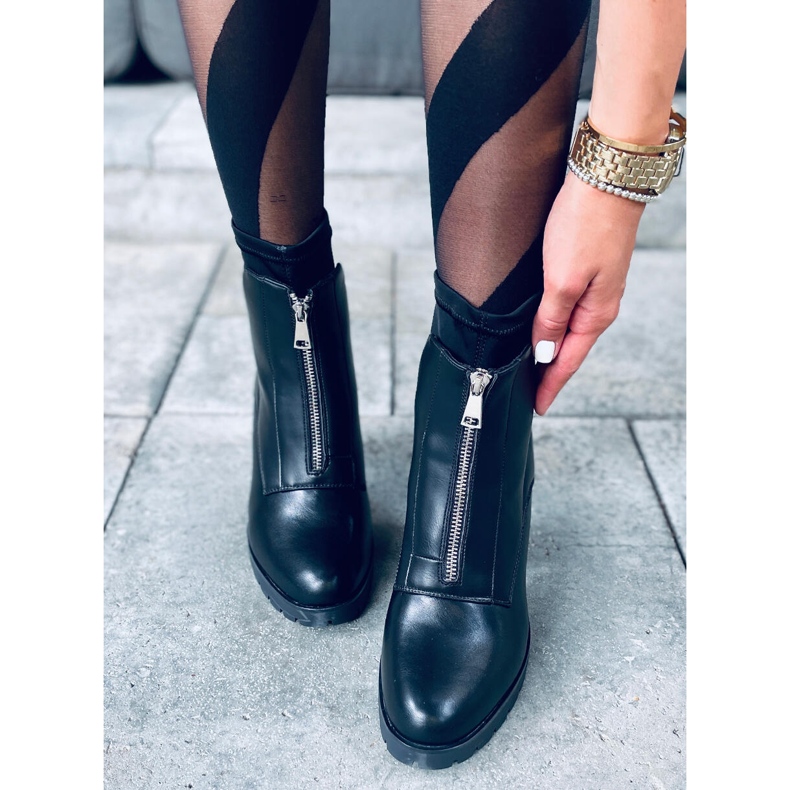 Černé vlnité kozačky na vysokém podpatku černá 1