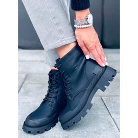 Černé trekové boty Arlen černá 1