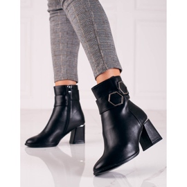 T.Sokolski Černé dámské boty Sokolski na širokém sloupku černá 2