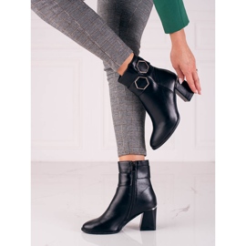 T.Sokolski Černé dámské boty Sokolski na širokém sloupku černá 1