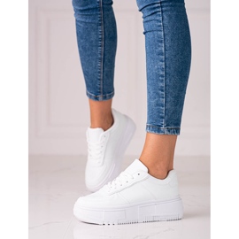 Bílé dámské sportovní boty Shelovet na platformě bílý 1