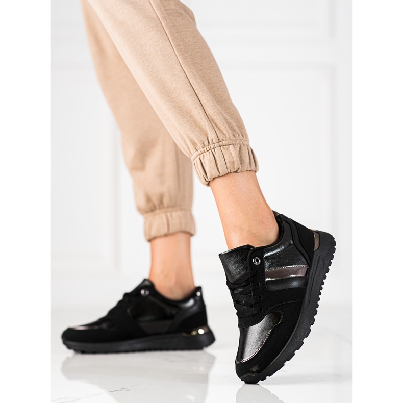 Šněrované dámské černé tenisky Shelovet černá 1