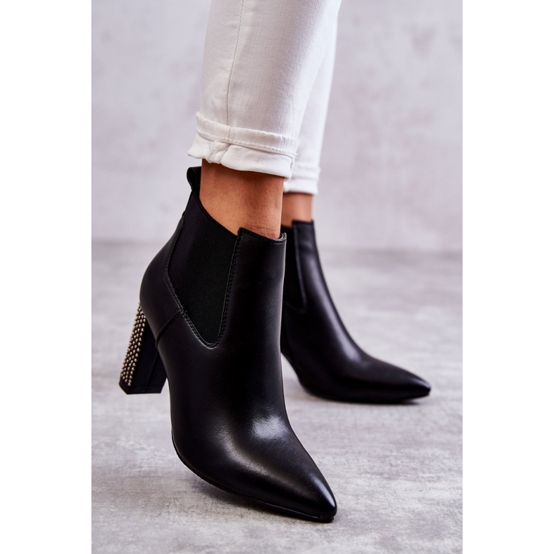 PG1 Elegantní černé boty Elinor na sloupku s tryskami černá 2