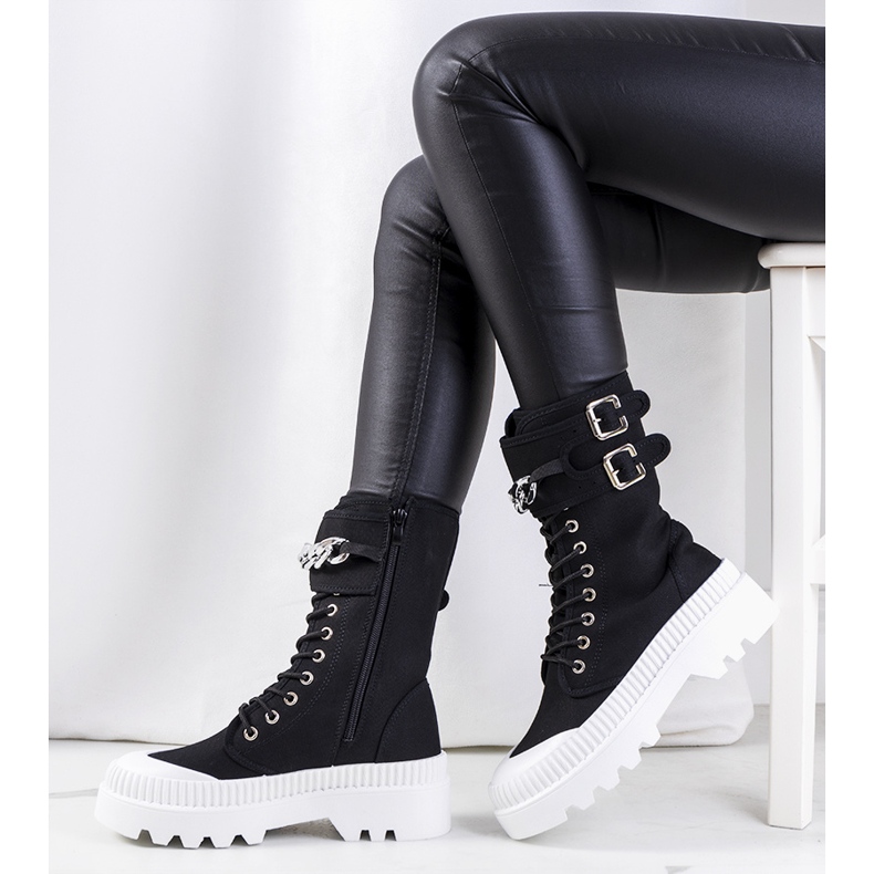 Černé tenisky s řetízkem Taus černá 1