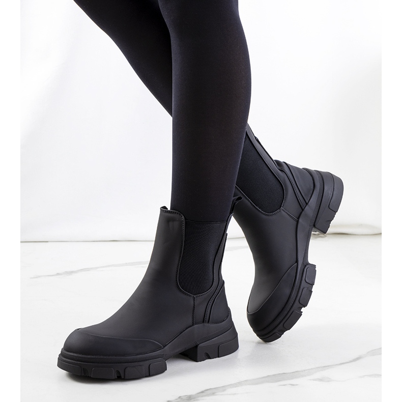 BM Černé boty Carlos černý 1