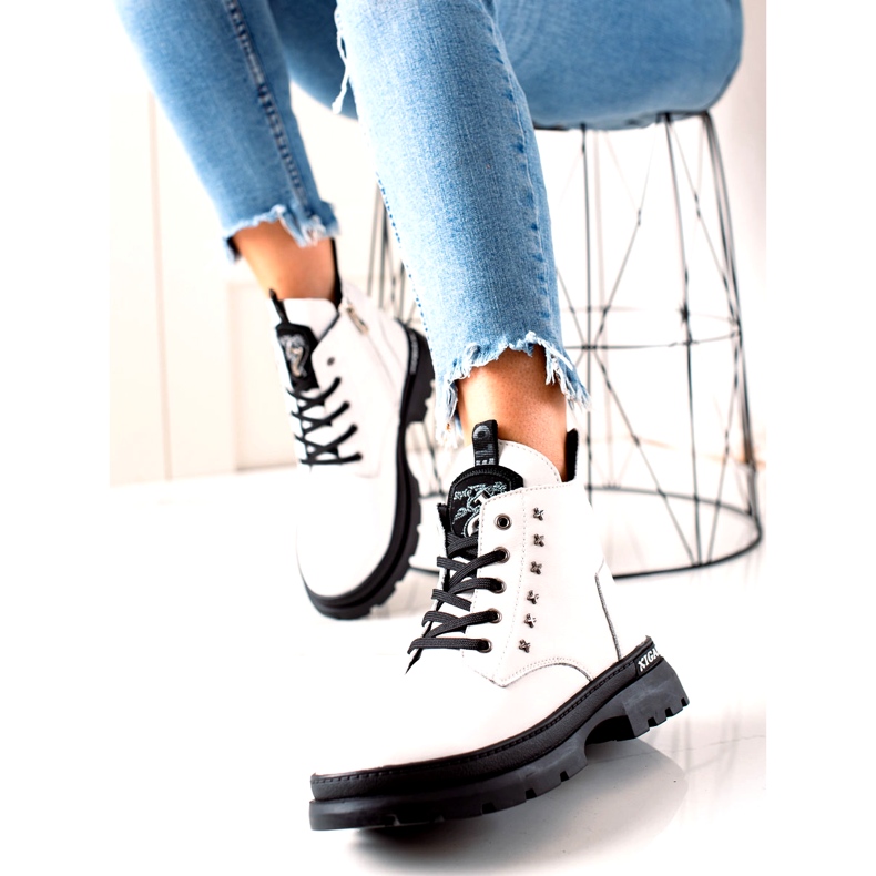 Bílé zateplené boty Filippo DBT3063 / 21 WH bílý 1