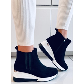 Skladem Černé boty na klínku černá 2