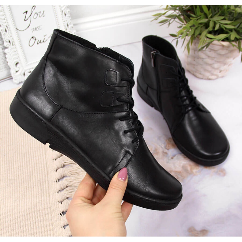 Pohodlné zateplené černé kožené boty pro ženy Łukbut 1816 černá 2