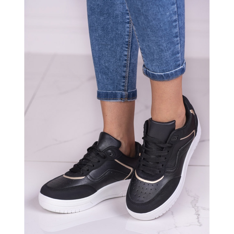 Černé dámské sportovní boty Shelovet na bílé platformě černá 1