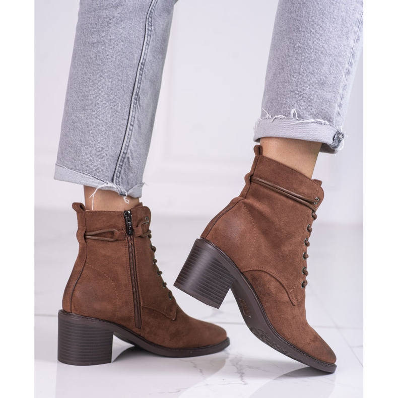 Hnědé šněrovací dámské kozačky Shelovet vyrobené z ekologického semiše hnědý 1