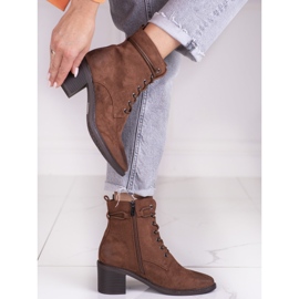 Hnědé šněrovací dámské kozačky Shelovet vyrobené z ekologického semiše hnědý 2