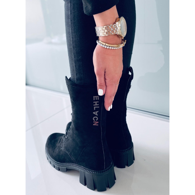 Černé šněrovací kozačky Arne černá 2