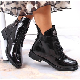 Dámské černé lakované zateplené kozačky Potocki černý 1