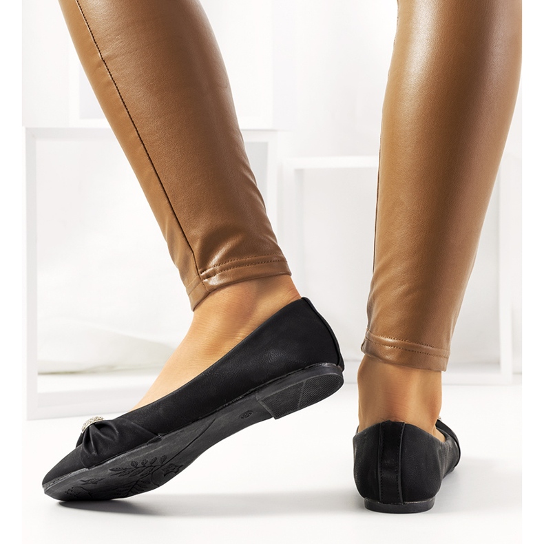 Dámské černé baleríny značky Tonia černá 2