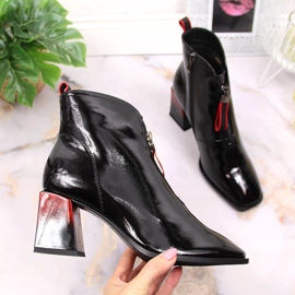 S.Barski Dámské zateplené lakované kozačky s ozdobným podpatkem S. Bararski OLI183 černá 1