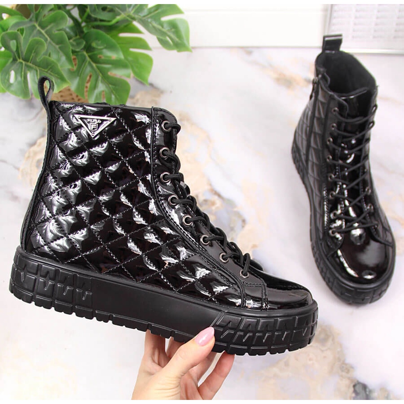 Černé kožené prošívané dámské zateplené kozačky Filippo PAW369 2