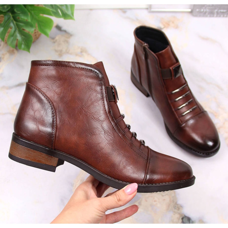 Hnědé kozačky na plochém podpatku Sabatina SAB118 hnědý 1 Hnědé kozačky na plochém podpatku Sabatina SAB118 hnědý 1