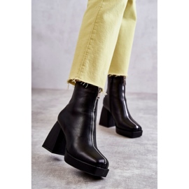 Dámské kozačky na robustních podpatcích se zipem černá Carrera 1 Dámské kozačky na robustních podpatcích se zipem černá Carrera 1