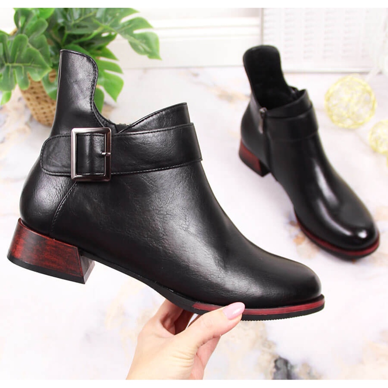 Černé dámské černé zateplené kozačky Vinceza JAN149 černá 1