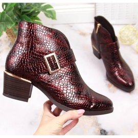 Lakované kozačky pro ženy zateplené krokodýlí vínové Vinceza bordó 1