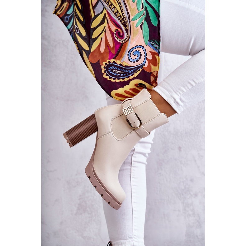 FE1 Kožené kozačky na sloupku s ozdobným páskem, béžové Maresol béžový 2