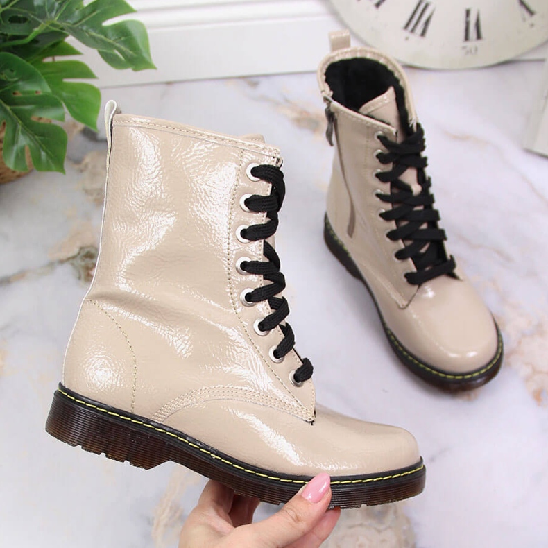 Dívčí kozačky, lakované teplé béžové Kornecki 6017 béžový 1