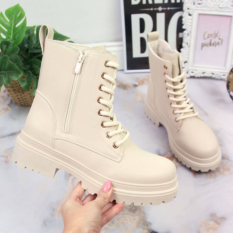 Dámské béžové teplé kozačky eVento béžový 1 Dámské béžové teplé kozačky eVento béžový 1